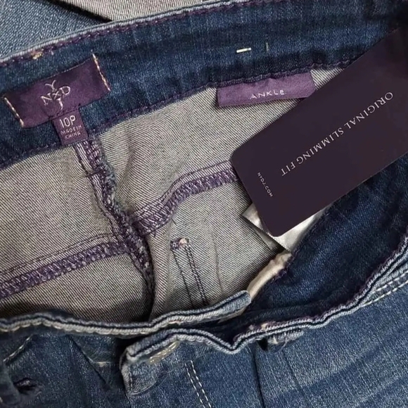 NWT NYDJ Women's Cuffed Ankle Straight Jeans Petite - Picture 7 of 9